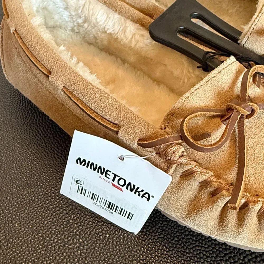 NWT Minnetonka Petra Trapper suede slippers tan